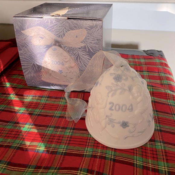 LLADRO Bell/ Campana ornament - Picture 1 of 3